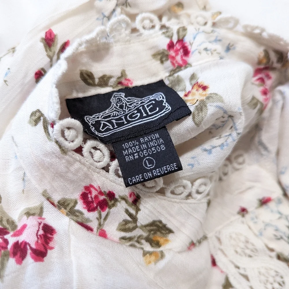 Angie Floral Lace Blouse - Cream and Red - Picture 4 of 10